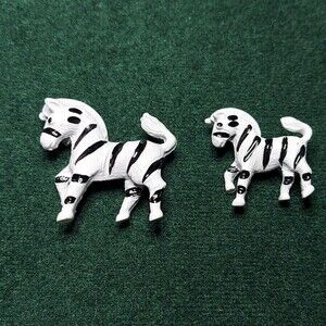 Zebra Pins Metal 2 sizes 3/4" 1 1/8"
